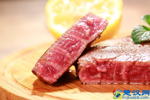 第一次吃牛排怎么才能不出丑？这份指南快拿去救急！