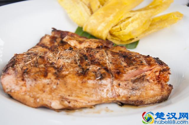 第一次吃牛排怎么才能不出丑？这份指南快拿去救急！