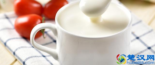 为什么有时候喝牛奶会拉肚子？这次终于知道准确答案了