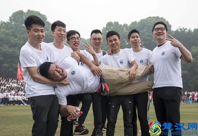 男孩子上大学，学什么专业比较好？985学长告诉你！