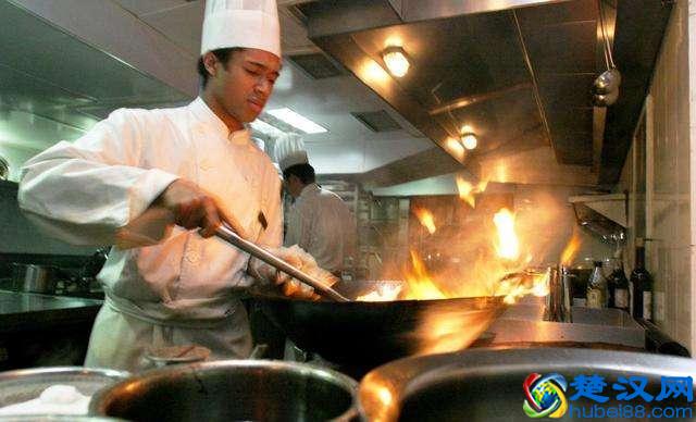 味精、鸡精和酱油，真的对健康有伤害吗？今天告诉你它们的区别