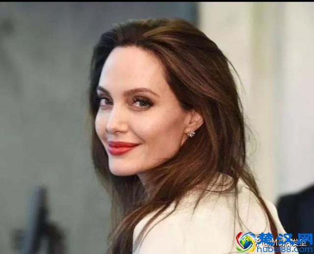 长脸女生留怎样的发型才好看？一款适合自己脸型的发型真的很重要