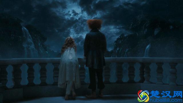 为什么乌鸦会像写字台？