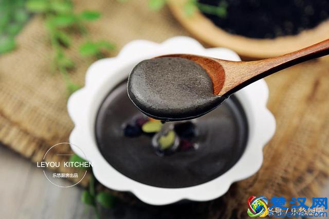 秋天多炖这8道汤，都是家常食材，每天喝一点，皮肤气色悄悄变好