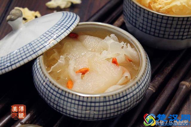 秋天多炖这8道汤，都是家常食材，每天喝一点，皮肤气色悄悄变好