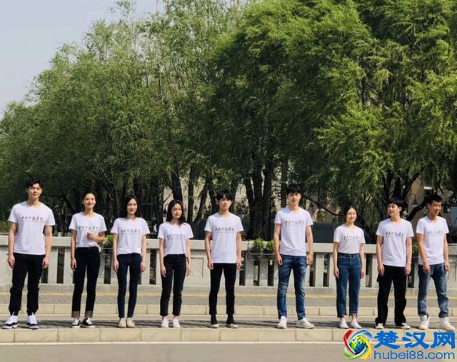 中戏快闪活动，易烊千玺刘昊然……你想要的同框这里都有！