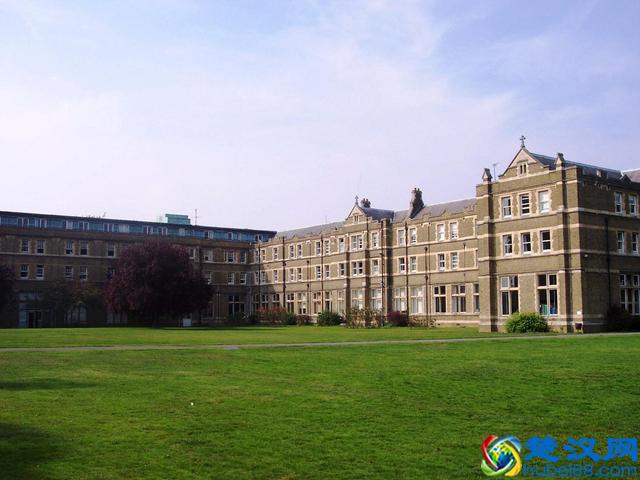 拥有完美地理位置优势的英国伦敦圣玛丽大学