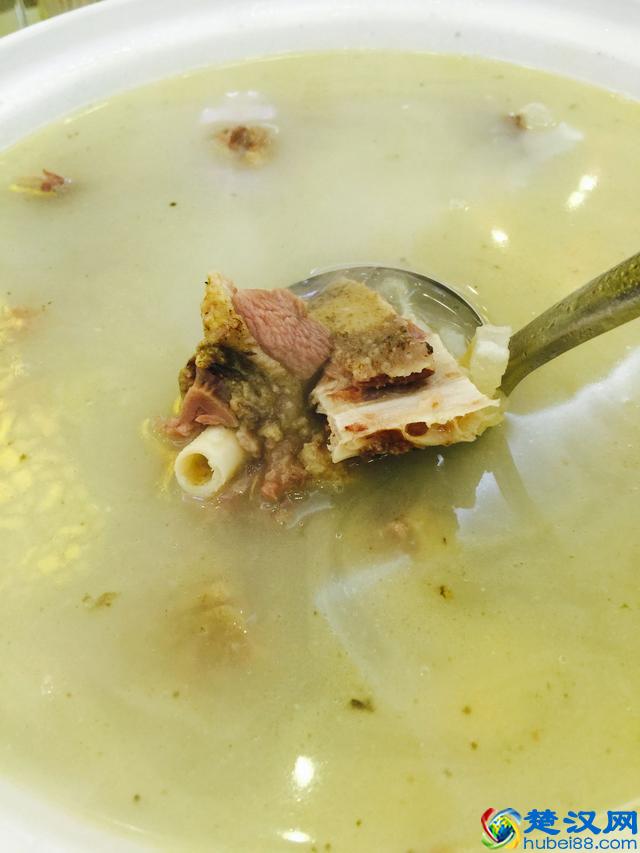 这家店为何凭着老鹅抗枪、酒鬼卤牛肉、味美湘江边！