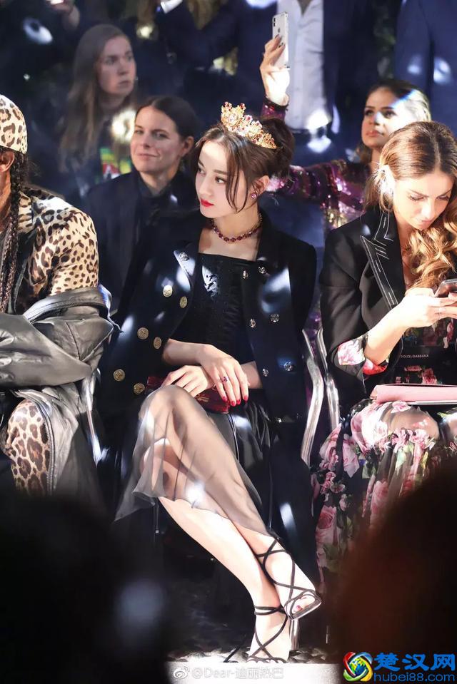 时尚 ▏珠宝和服饰的颜色搭配