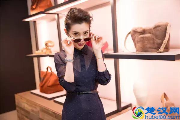 时尚 ▏珠宝和服饰的颜色搭配