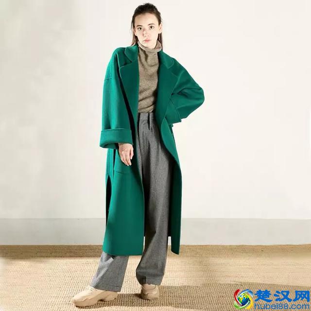 墨绿色和这4个颜色搭配绝对出彩！