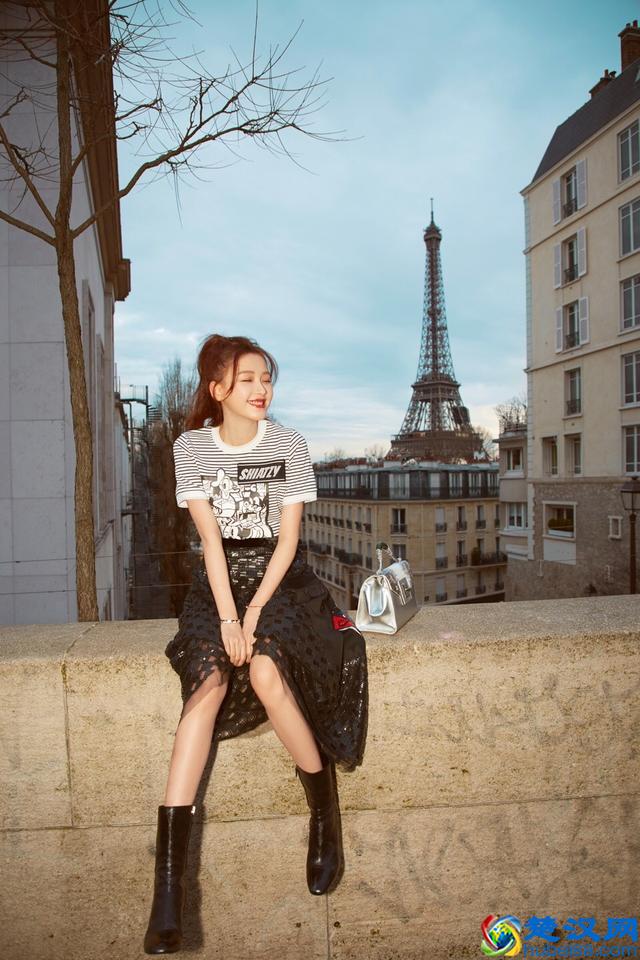 孙怡真会搭,镂空裙配短靴也不丑,身高不到170cm的就别尝试了!