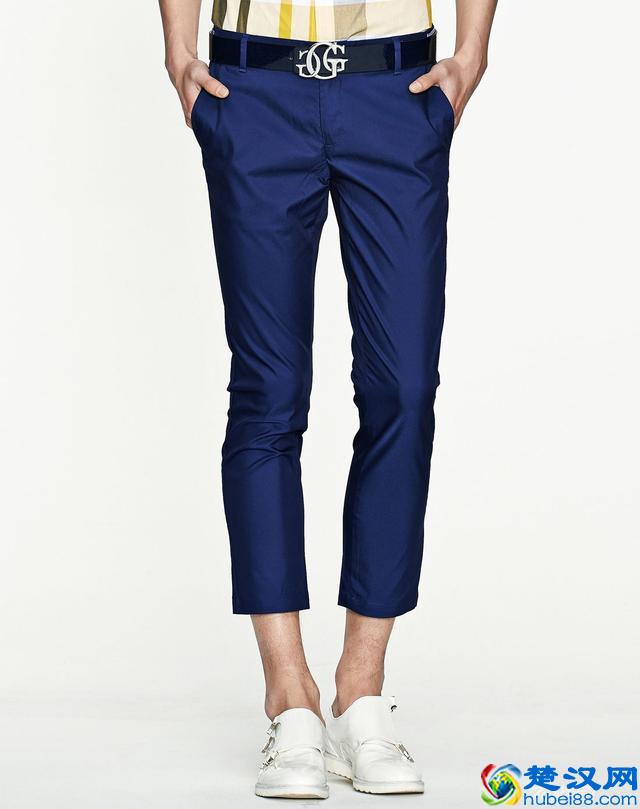 男士藏蓝色裤子搭配什么鞋子好看