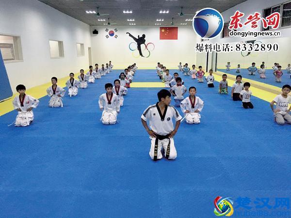 暑假特长班走进乡村 农村孩子不出村就可以学特长