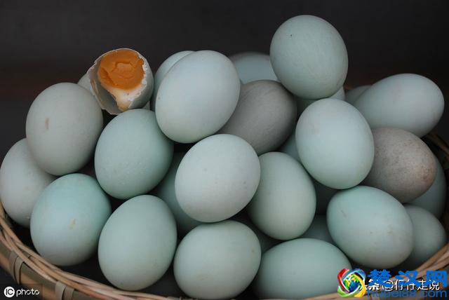 咸鸭蛋的四种腌制方法及如何鉴别咸蛋的好坏，你做对了么?