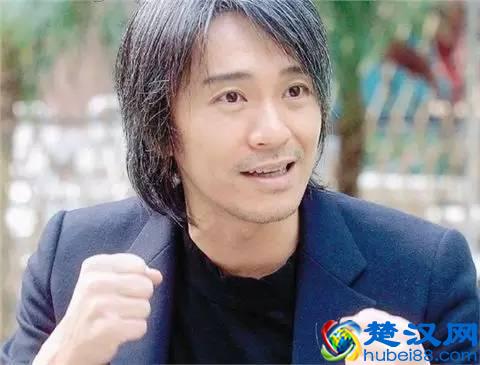 37岁的邓超头发灰白，除了劳心事业，真正原因令人心酸