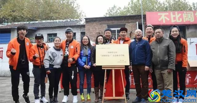 37岁的邓超头发灰白，除了劳心事业，真正原因令人心酸