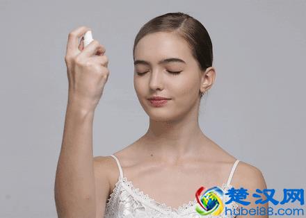 皮肤干燥起皮，拿什么拯救空调房里的敏感肌？