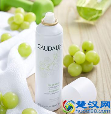 皮肤干燥起皮，拿什么拯救空调房里的敏感肌？