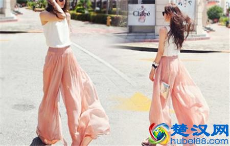 背心要穿出个性，裤子怎么搭是关键