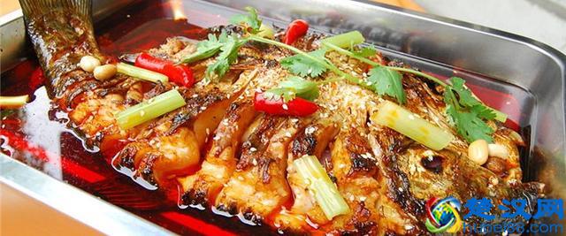 烧烤摊点单率最高的5种肉菜，我最喜欢第5种，夜市摊前排长队