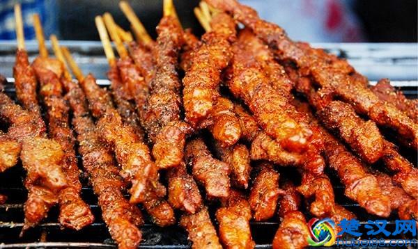 烧烤摊点单率最高的5种肉菜，我最喜欢第5种，夜市摊前排长队