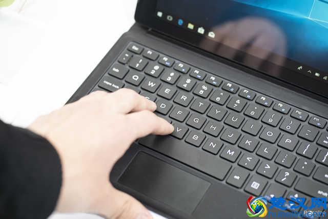 千元级的办公娱乐神器 中柏EZPad 7单机评测