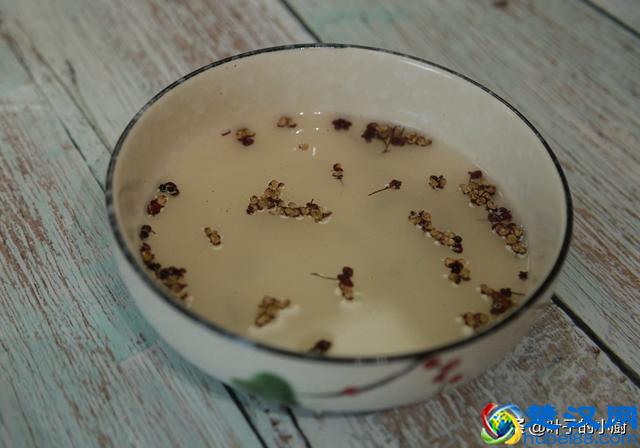 做白萝卜饺子馅，教你一招，一口咬下去汤汁直流，包时却不流汤！