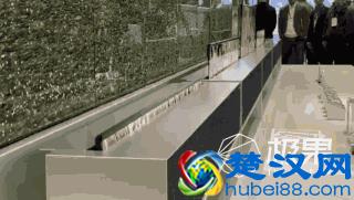 LG竟然发布卷帘门电视！升降太魔性了，我有些停不下来