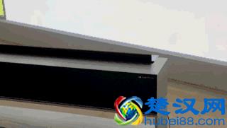 LG竟然发布卷帘门电视！升降太魔性了，我有些停不下来
