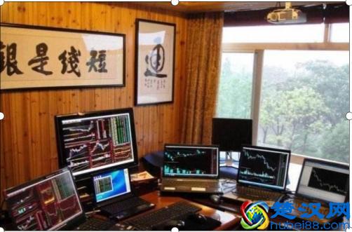 真正的操盘手的一天是怎么度过的?散户根本无法想象、估计,怪不得你斗不过机构