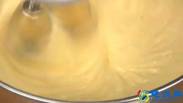 做面包时，要不要发酵粉，别放错了，导致面包又塌又硬不好吃