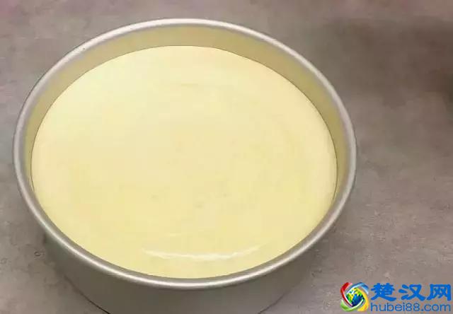 做面包时，要不要发酵粉，别放错了，导致面包又塌又硬不好吃