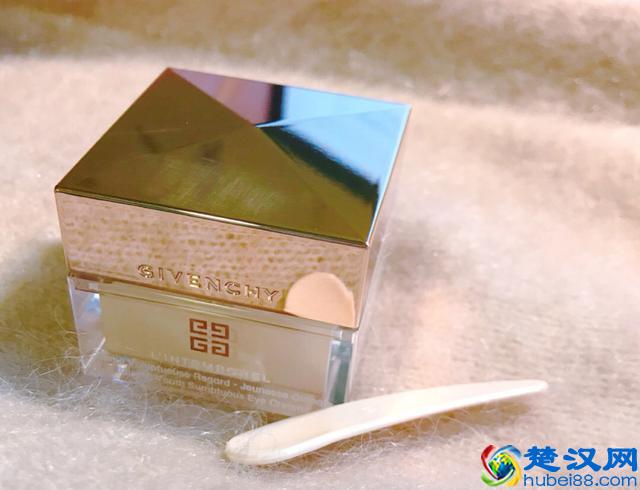 五款大牌眼霜测评：小黑瓶轻薄，欧莱雅抗老，纪梵希很少人用