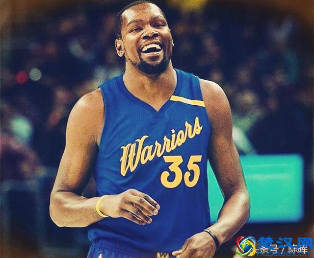 NBA篮球现役小前锋位置上的球星，仍数詹姆斯是最强王者！