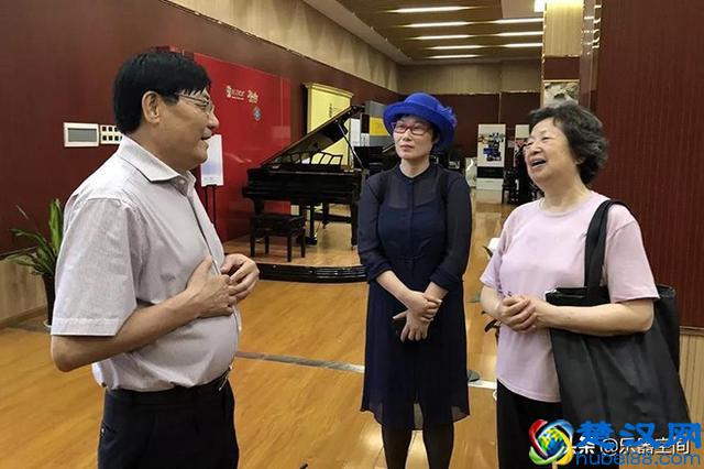 央视关注宁波“钢琴奶奶”！海伦钢琴让她的生日愿望实现了