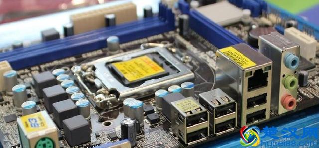 能装28核处理器的主板听过吗？华擎再推新一代“妖板”