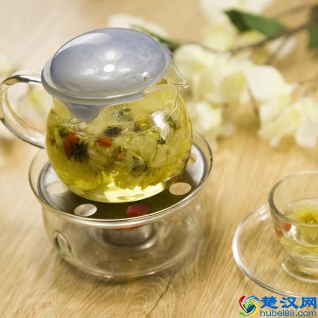 喝酒前来杯生姜藕汁可解酒 这些饮品可以养胃护肝