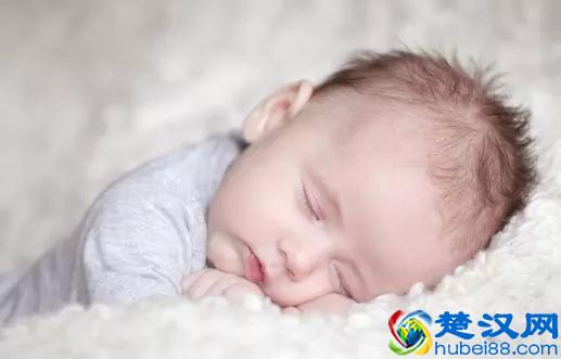 睡觉到底是硬床好还是软床好？！原来这些年睡得都不对……