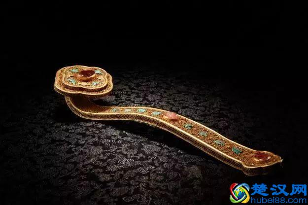 大叔带蓝水如意上央视鉴宝，专家：这是老头乐！