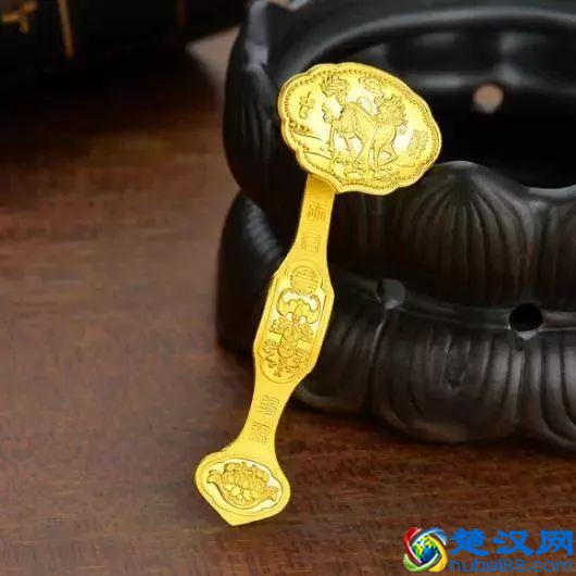 大叔带蓝水如意上央视鉴宝，专家：这是老头乐！