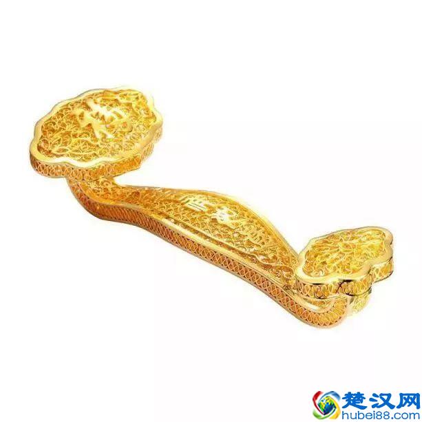 大叔带蓝水如意上央视鉴宝，专家：这是老头乐！