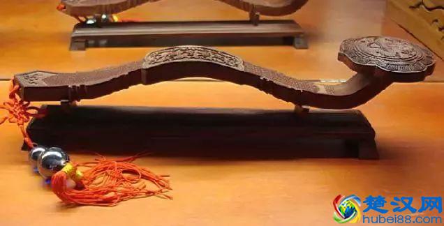 大叔带蓝水如意上央视鉴宝，专家：这是老头乐！