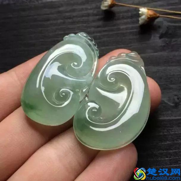 大叔带蓝水如意上央视鉴宝，专家：这是老头乐！