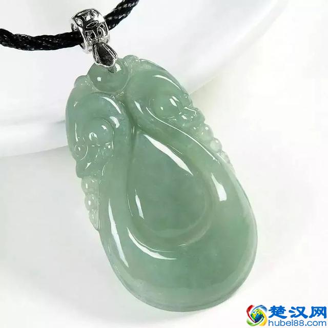 大叔带蓝水如意上央视鉴宝，专家：这是老头乐！