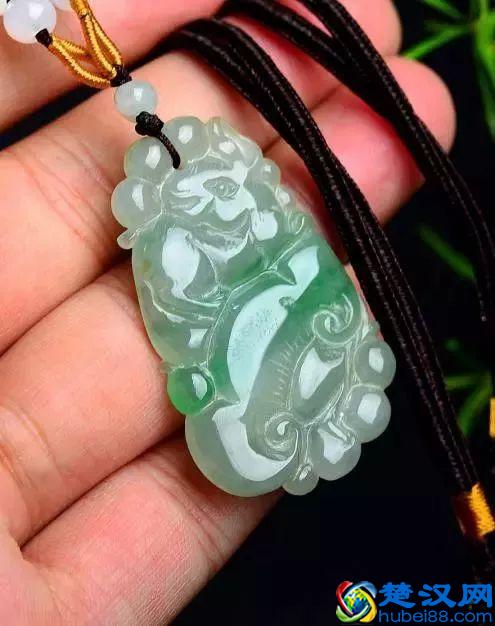 大叔带蓝水如意上央视鉴宝，专家：这是老头乐！