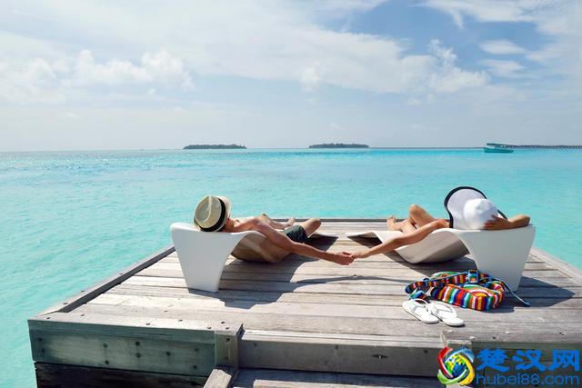 夏天海边度假不知道穿什么？快来看看这几件！