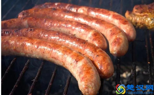 街边2元一根的烤肠，里面究竟是什么肉？