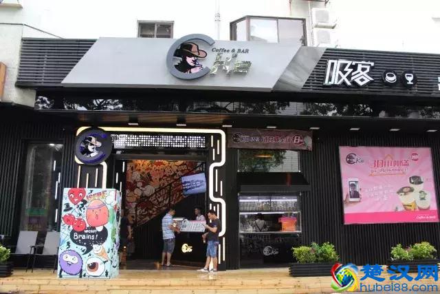 就凭这款奶盖，这家品牌火到了全国