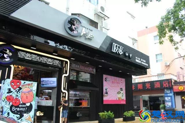 就凭这款奶盖，这家品牌火到了全国